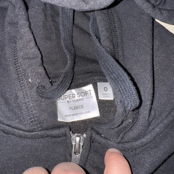 Gently used women’s Torrid hoodie size 0 - Picture 3 of 5